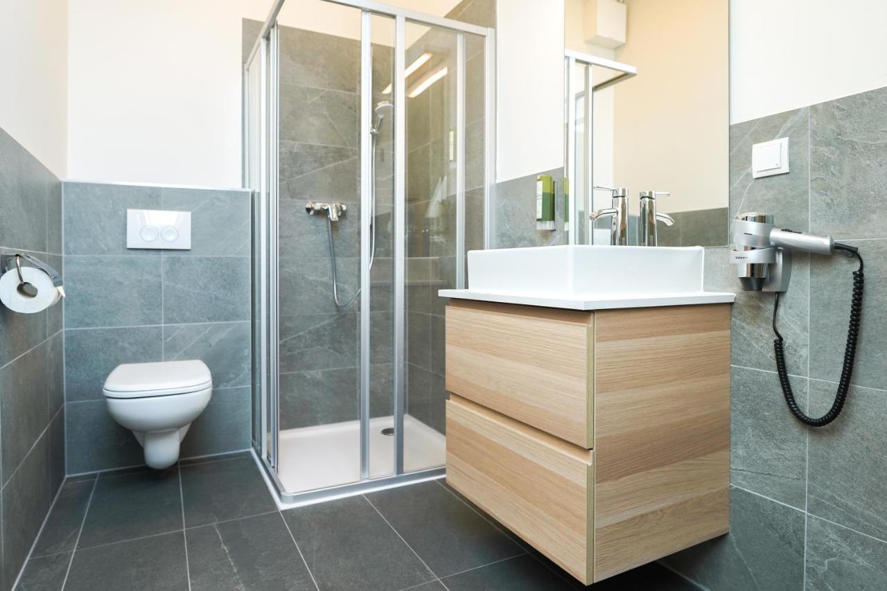 Two-Bedroom Apartment,1294055401:JPEG