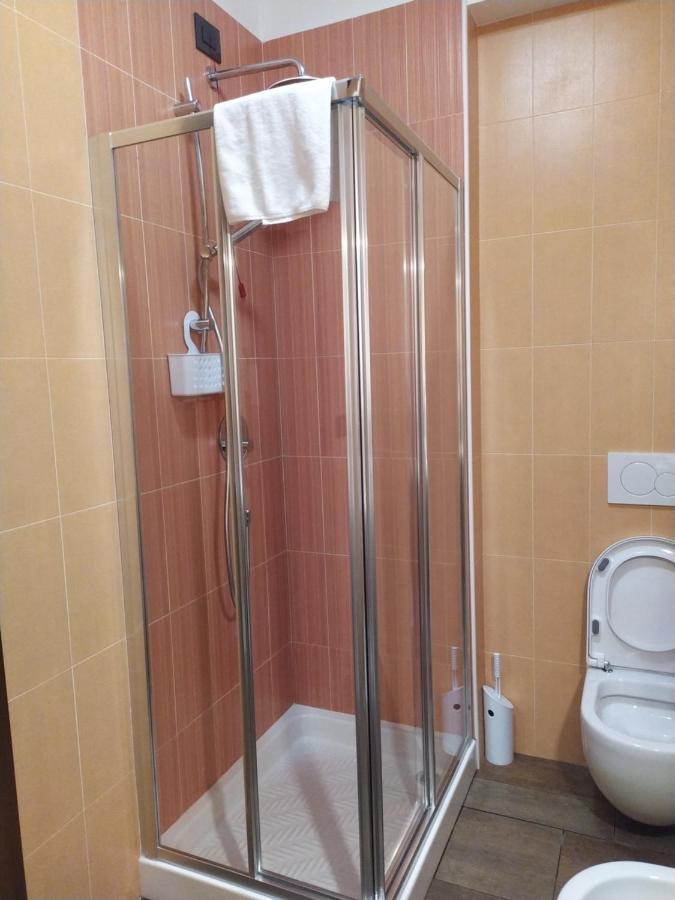 Double Room Private Bathroom,1263923059:JPEG