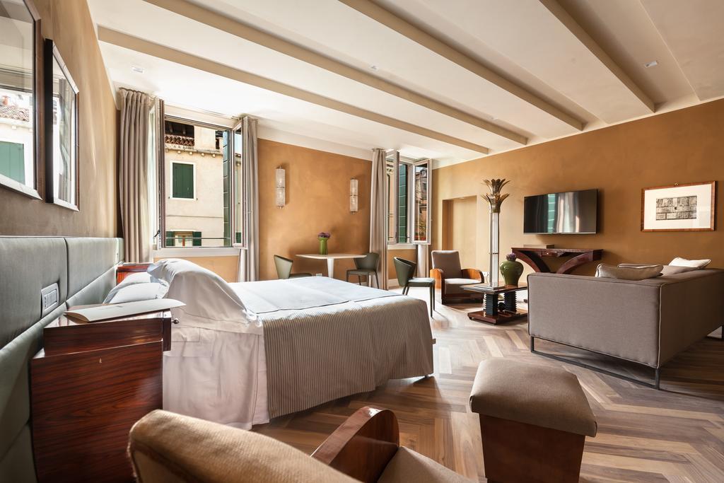 Suite Queen con Vista Canale e Bagno Turco