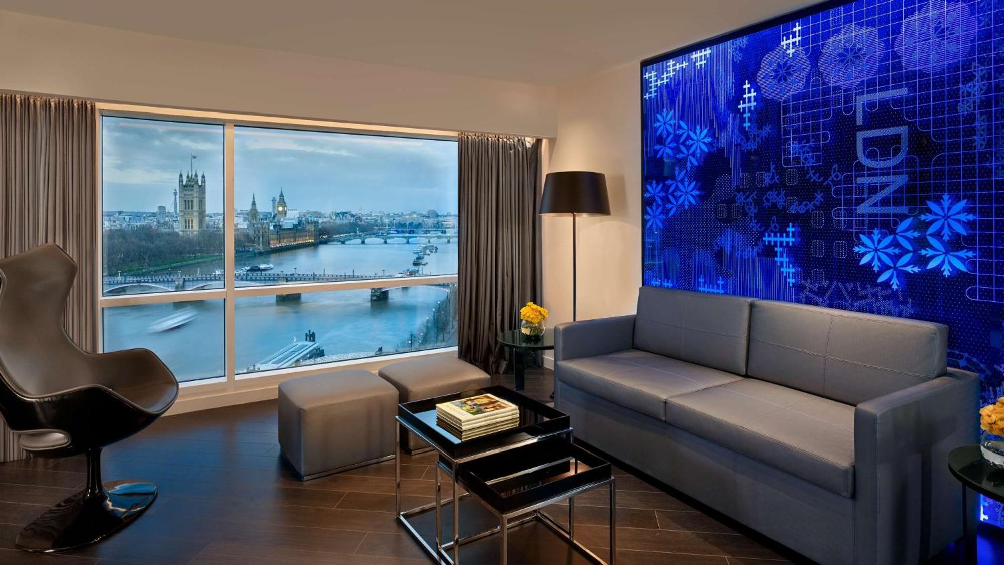 Suite con 1 Camera da Letto, Angolo Cottura e Vista Fiume