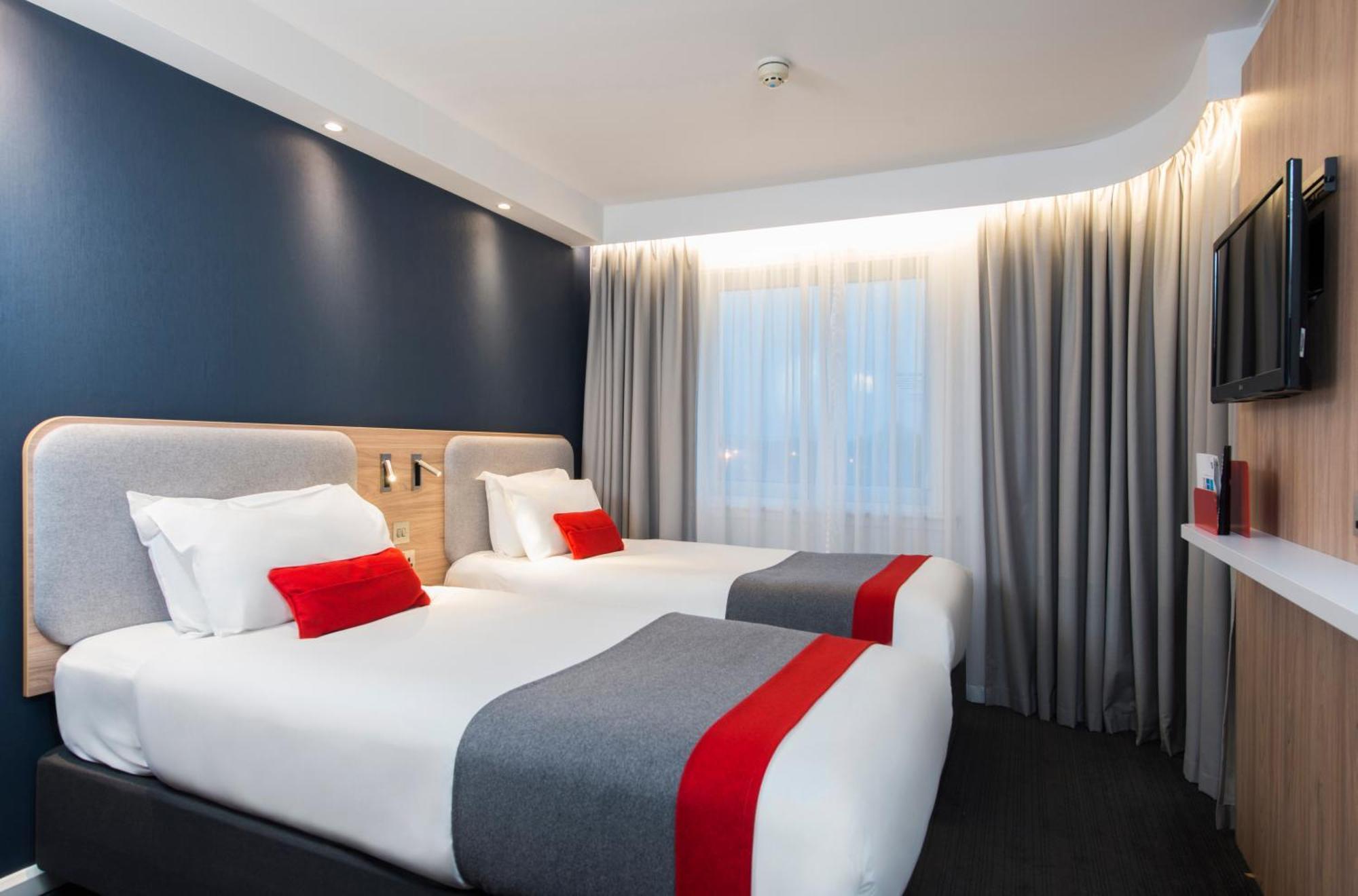 Standard Twin Room with Free Hot Breakfast,1705554184:JPEG