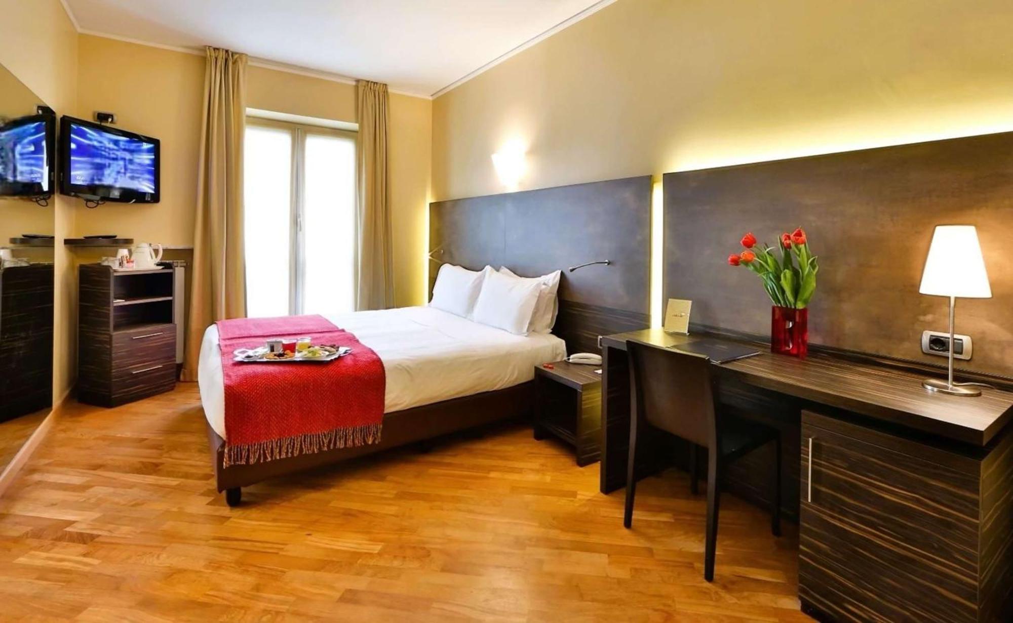 Camera Familiare con 1 Letto King-Size e 1 Letto Singolo e Vista Città - Non Fumatori