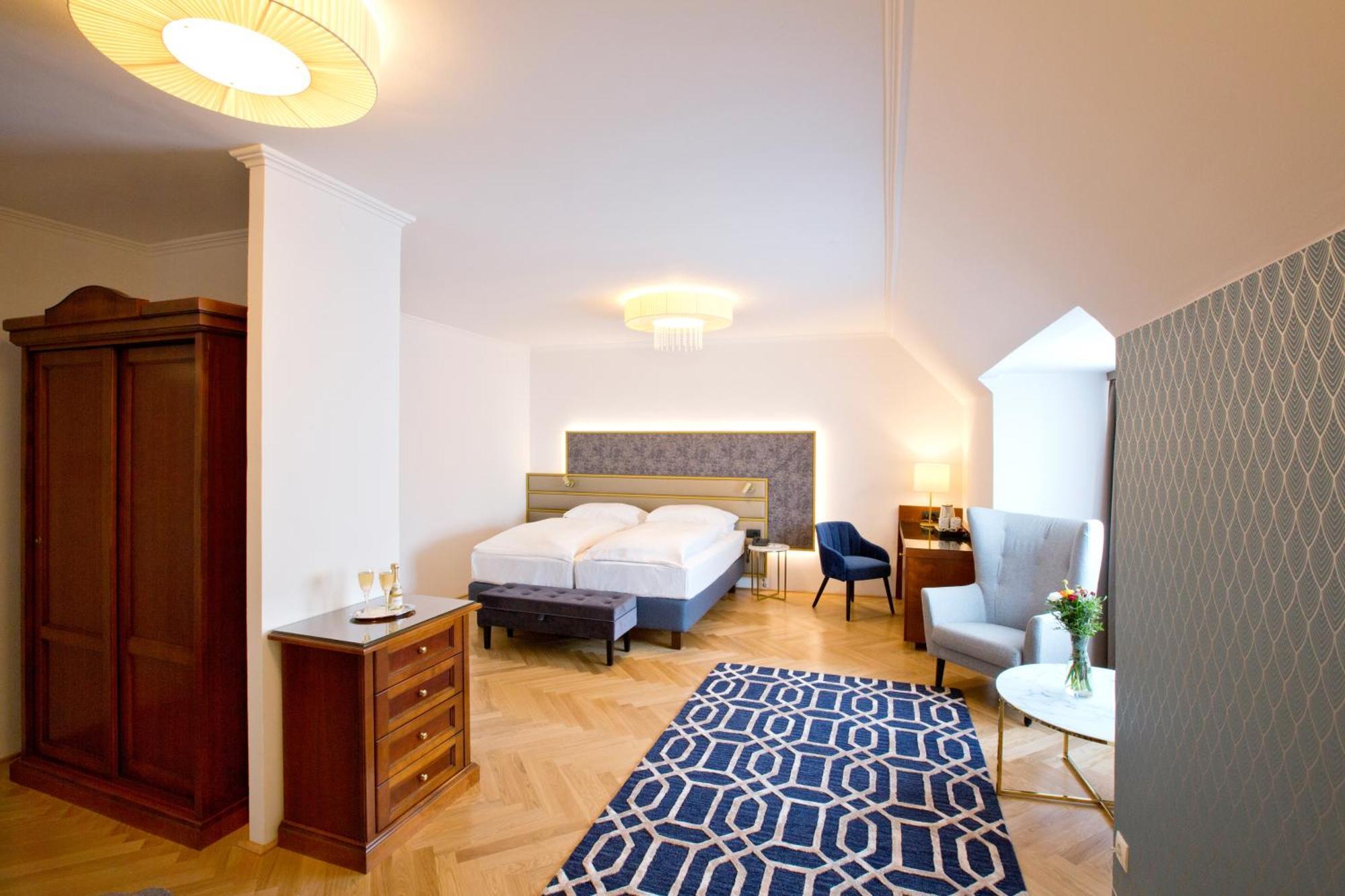 Deluxe Room - Double or Twin,1275218488:JPEG