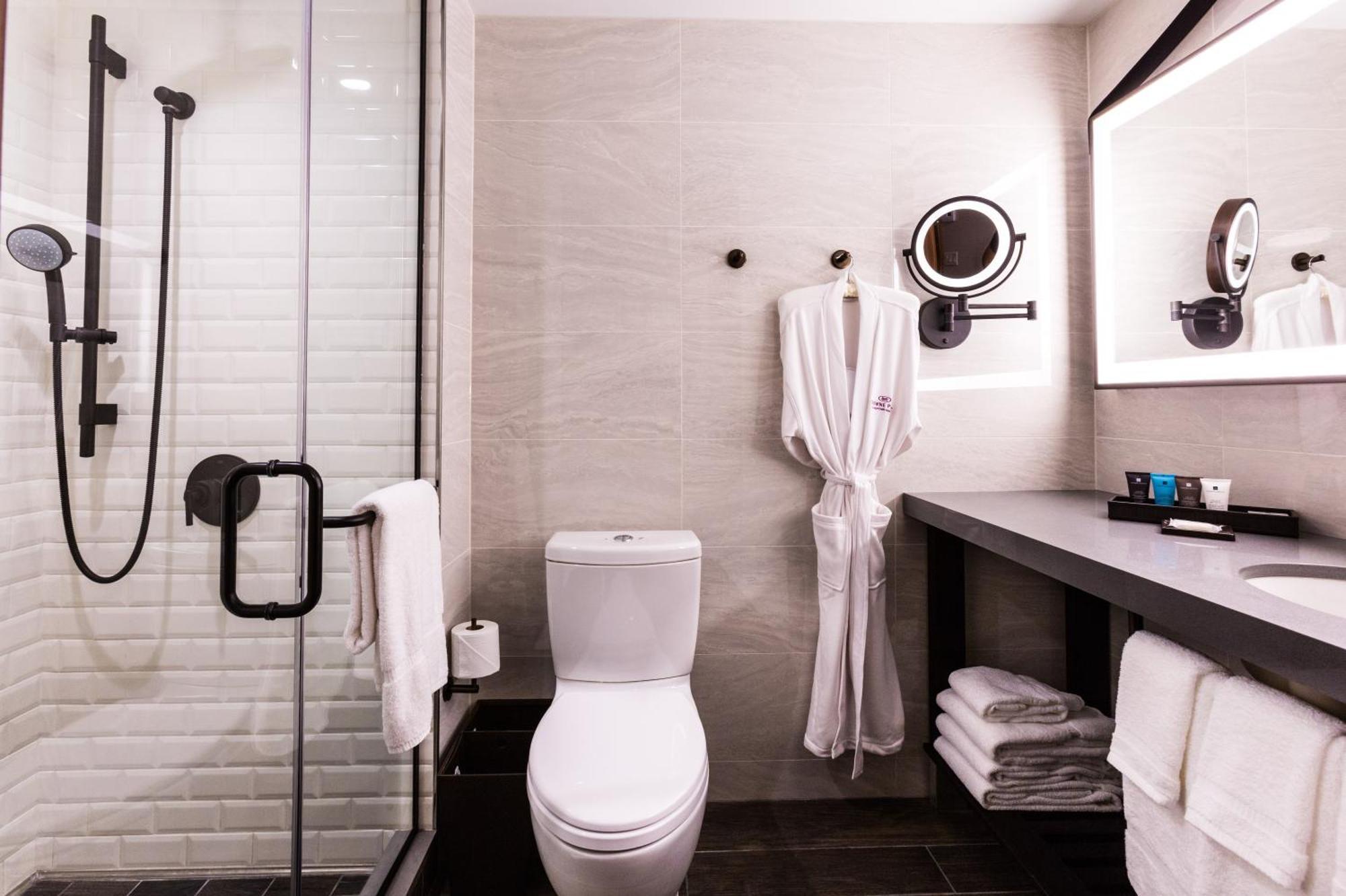 Suite King con 1 Camera da Letto e Doccia a Filo Pavimento - Accesso Disabili