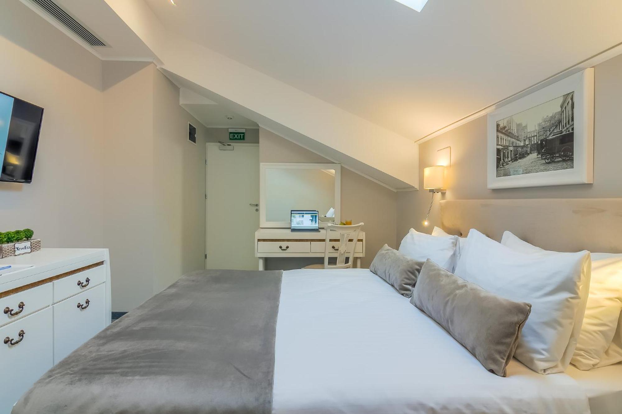 Attic Deluxe Double Room Window Ceiling