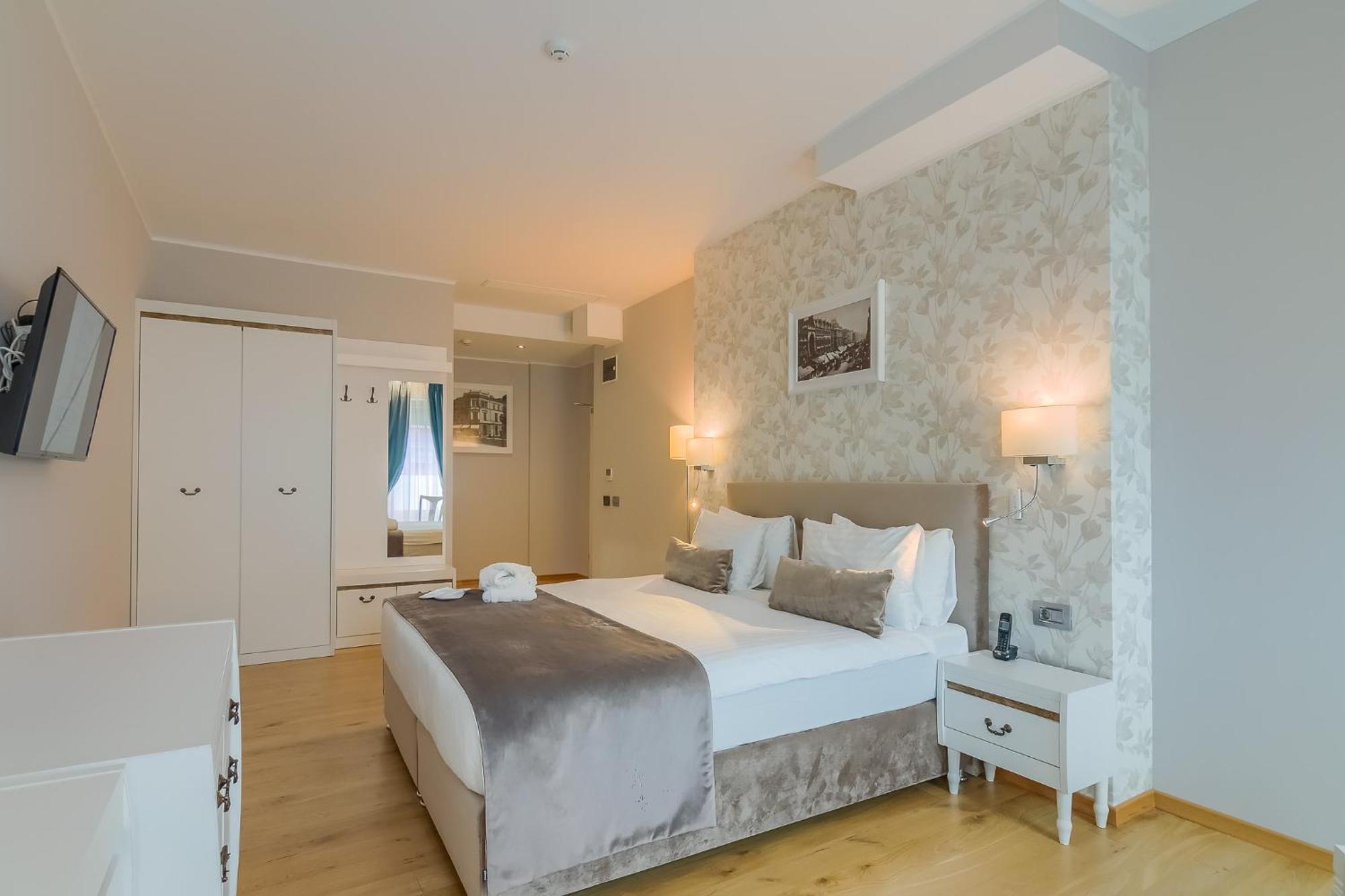 Deluxe Superior Room