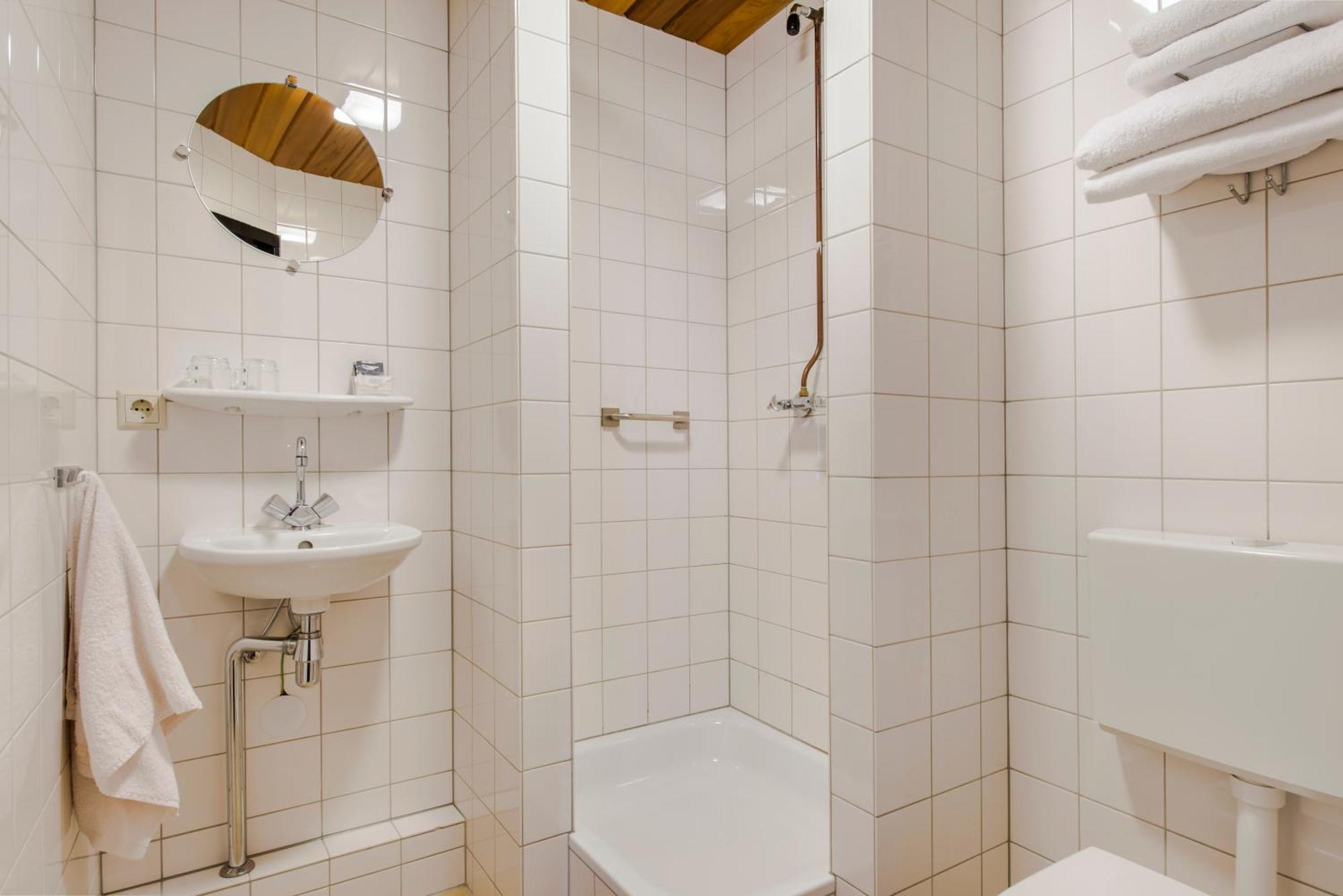 Single Room with Private Bathroom,1369961543:JPEG