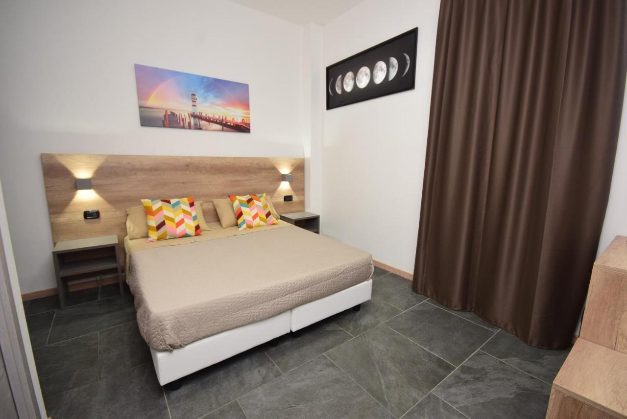 Large Double Room,1293259729:JPEG