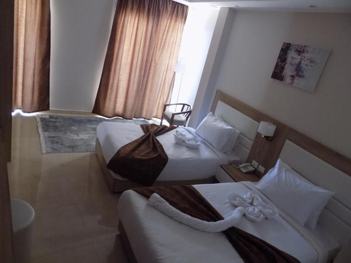 Double Room Mountain View