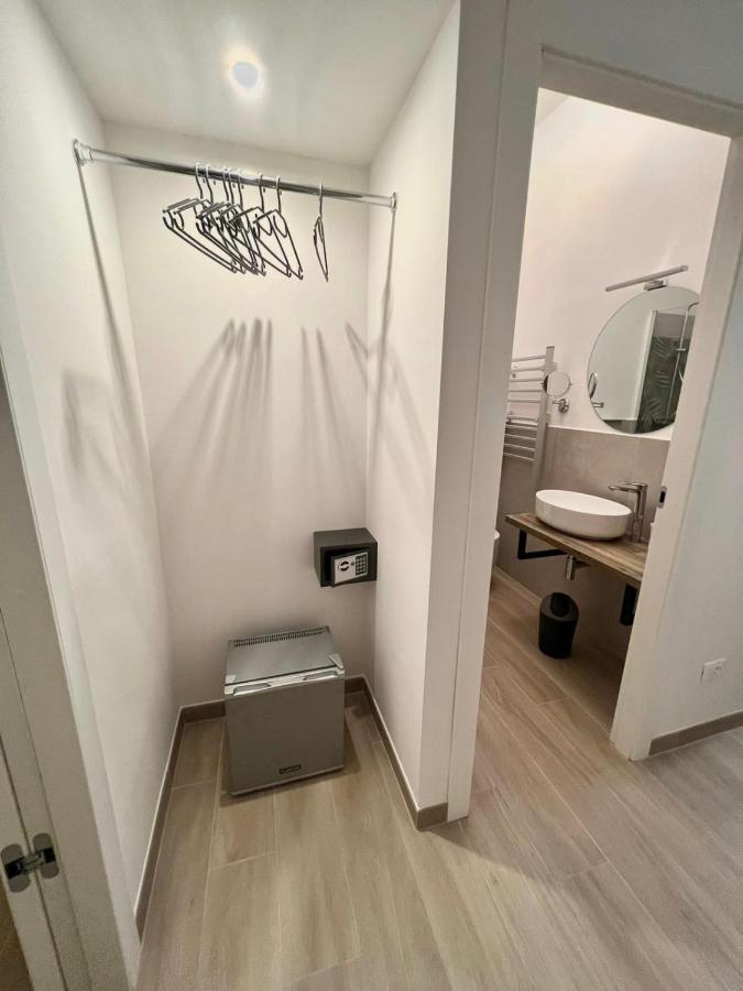 Deluxe Single Room,1298869105:JPEG