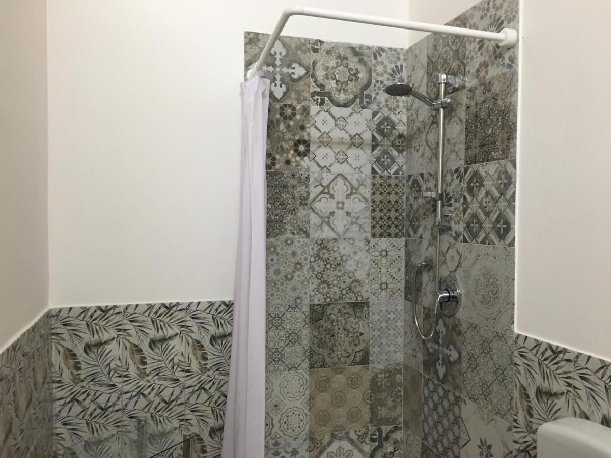 Double Room with Private Bathroom,1297140670:JPEG