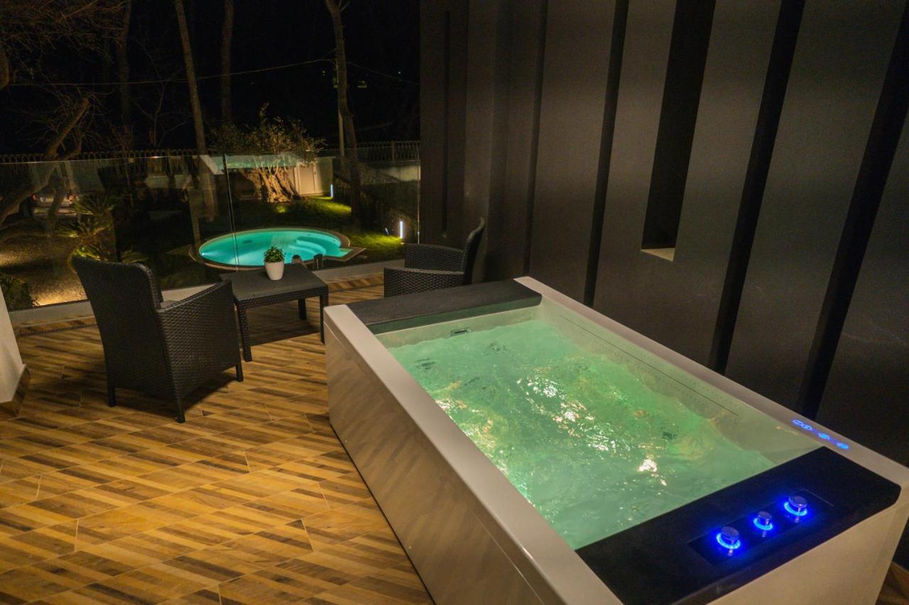 King Room Spa Bath