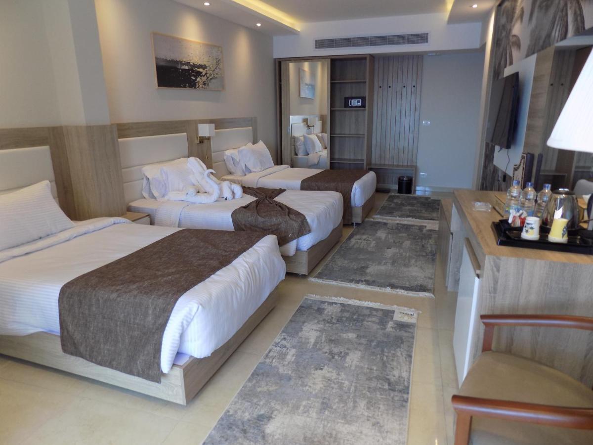 Triple Room Sea View