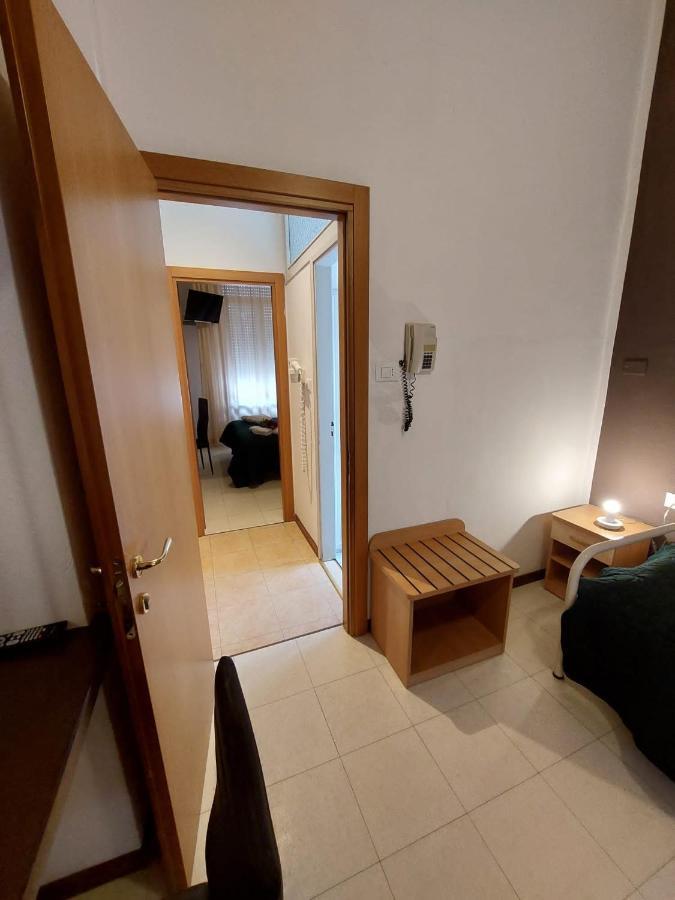 Standard Family Room,1296350101:JPEG