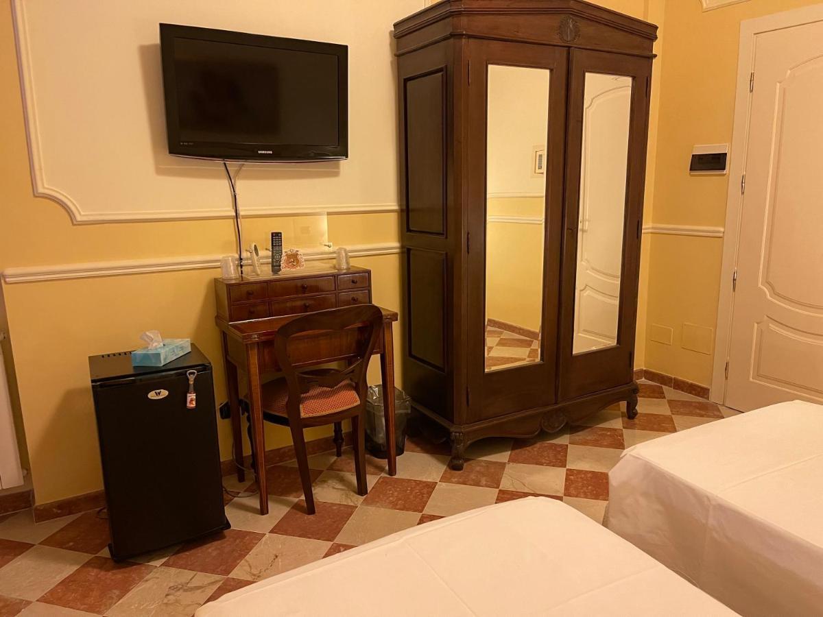 Double or Twin Room - Disability Access,1305433210:JPEG