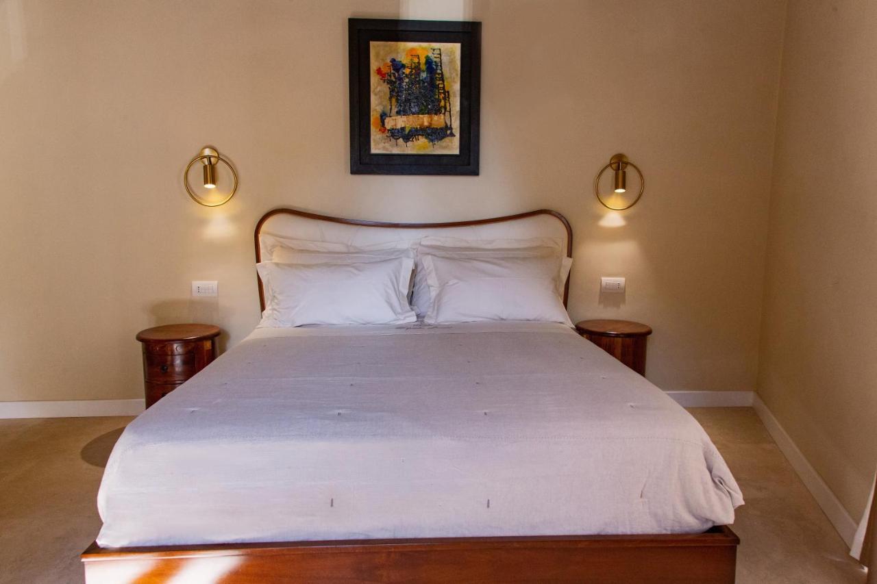 Superior King Room,1307942758:JPEG
