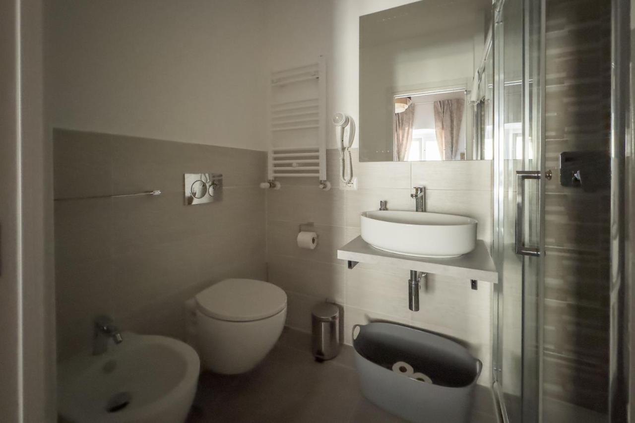 Double Room,1312960897:JPEG