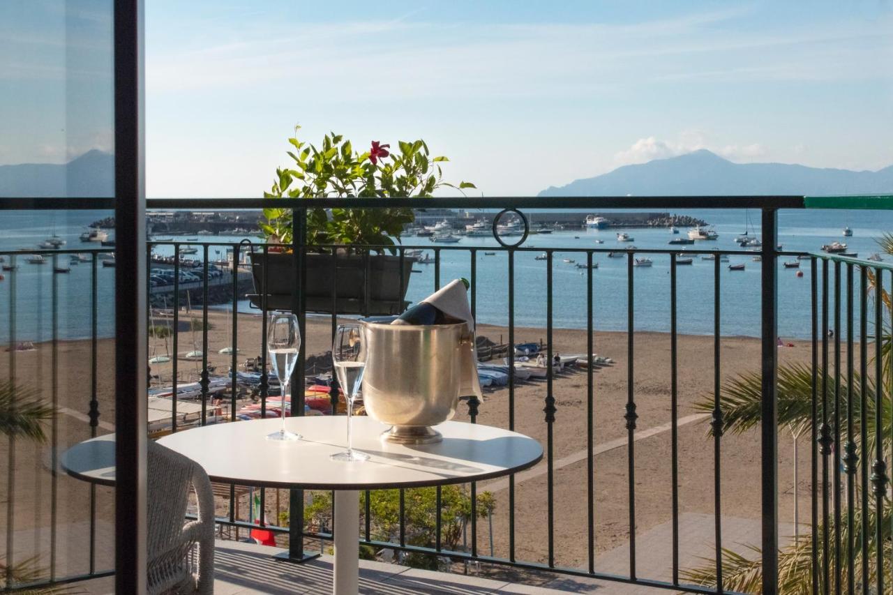 Suite con 1 Camera da Letto, Balcone e Vista Mare