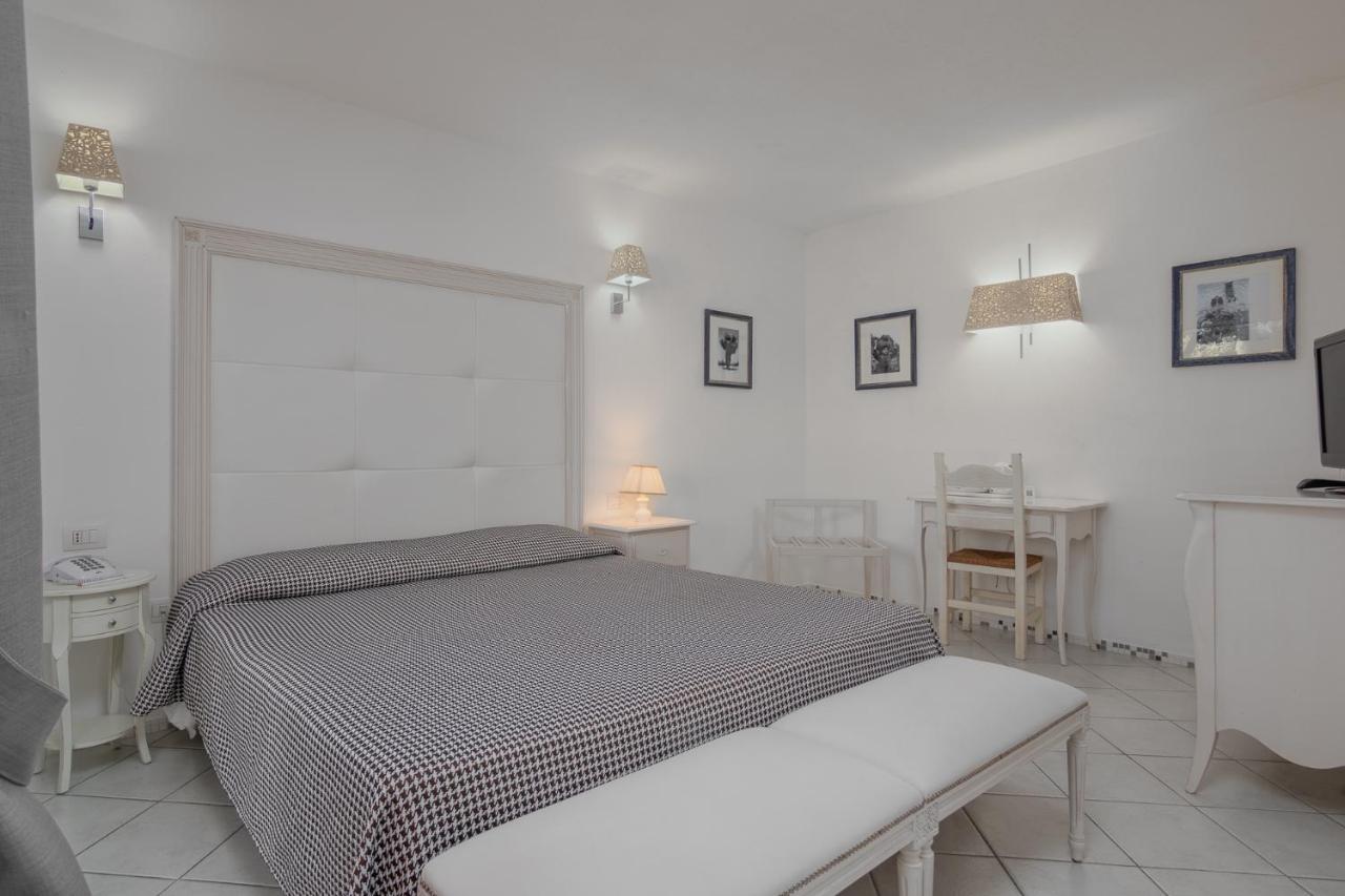 Junior Suite - Garden Sunbeds