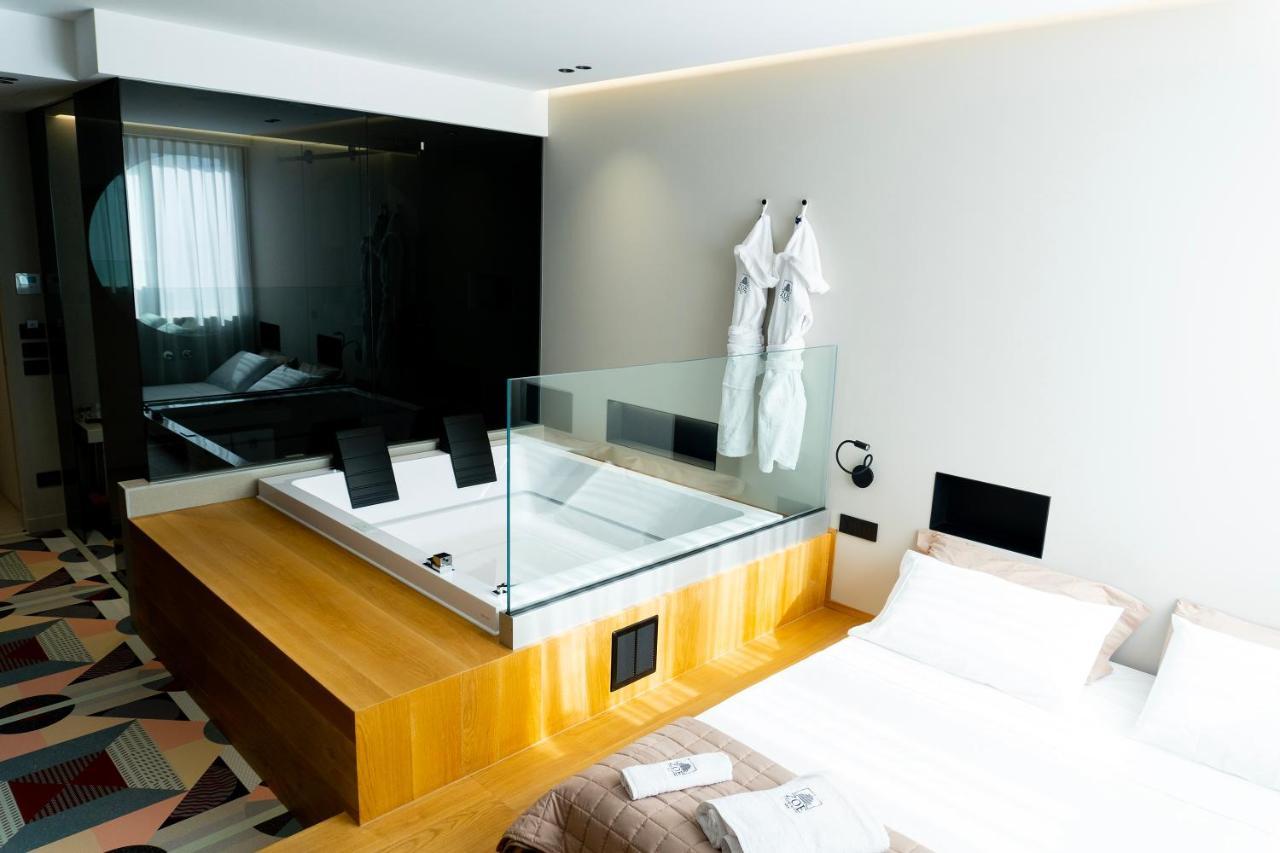 Double Room Spa Bath,1324720627:JPEG