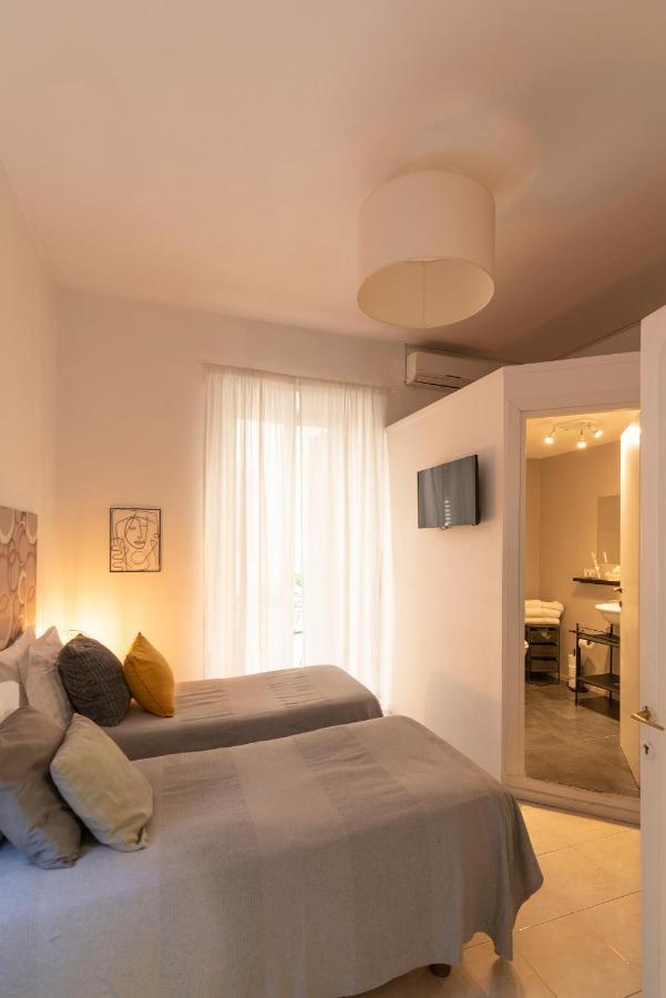 Twin Room,1332763766:JPEG