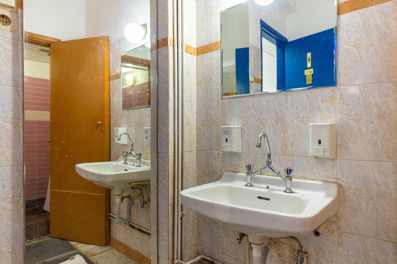 Camera Tripla con Bagno in Comune