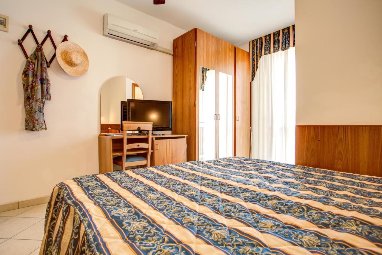 Small Double Room,1347270089:JPEG