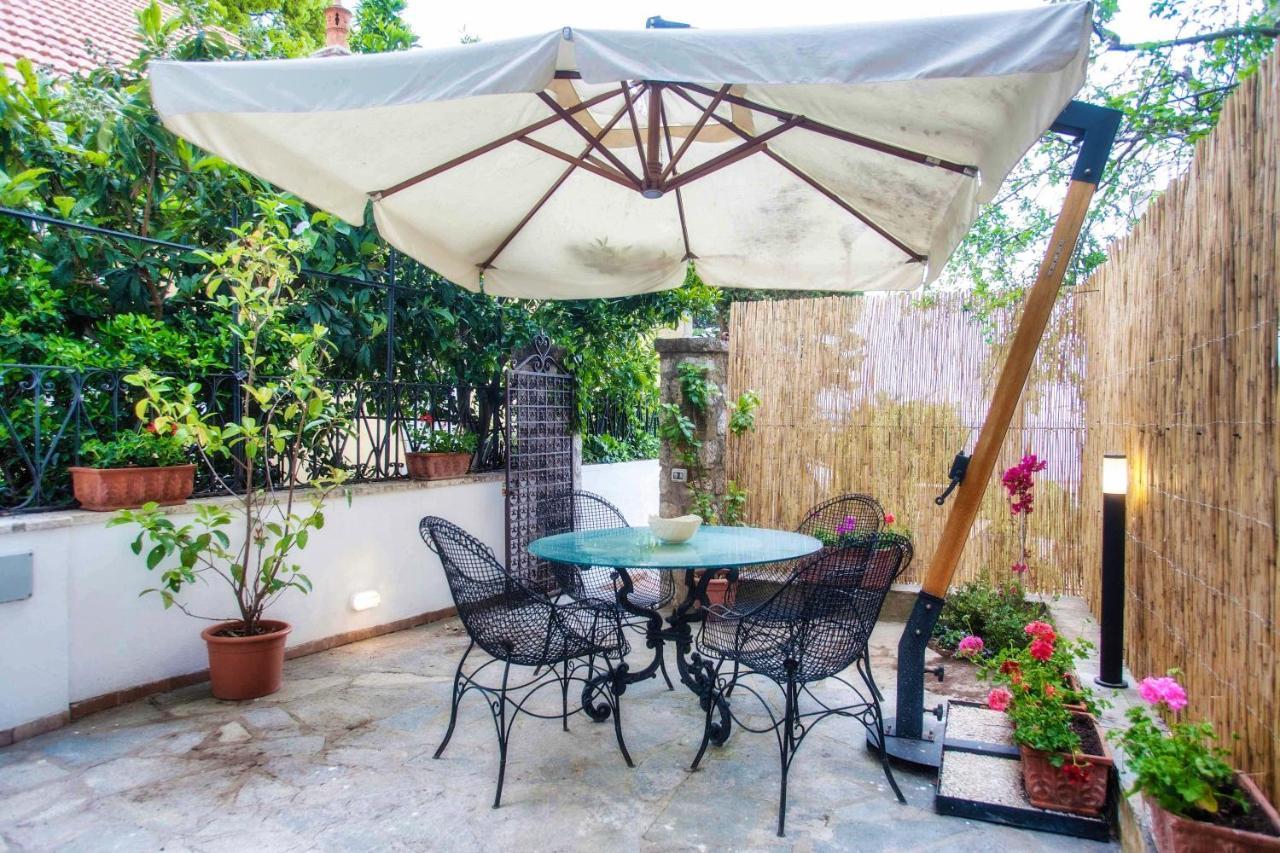 Double Room Patio PA2