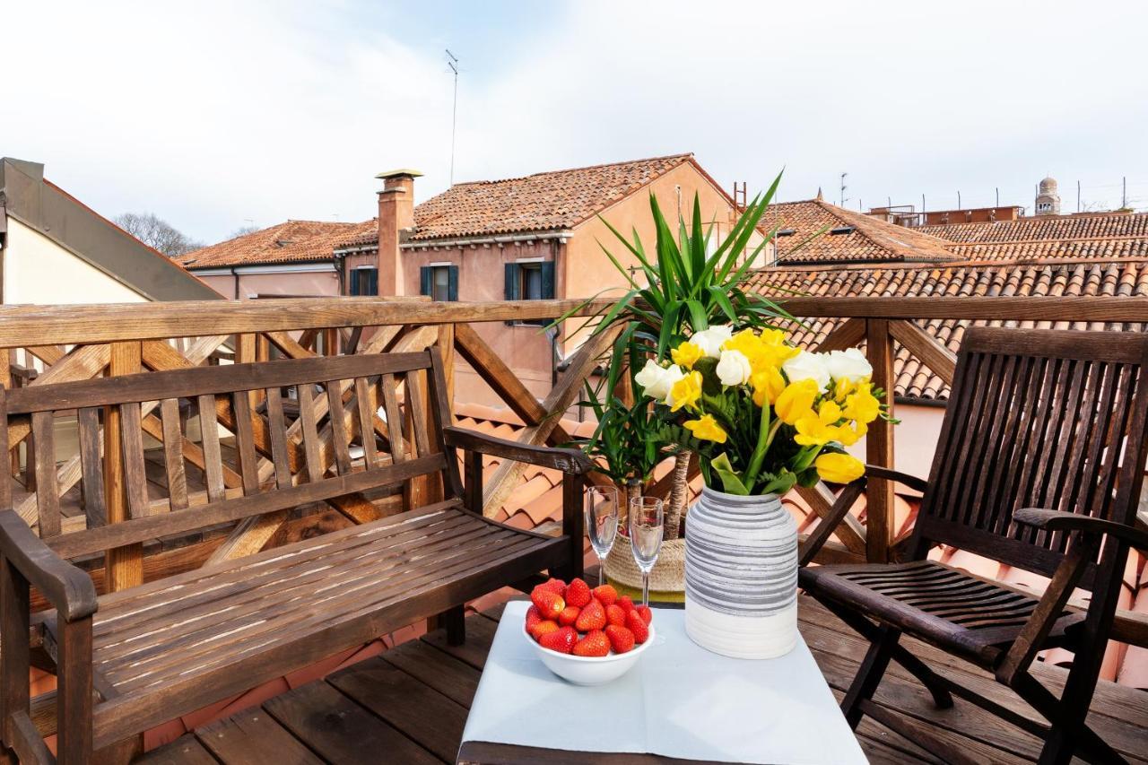 Appartamento Superior su 2 Piani con 2 Camere da Letto e Terrazza