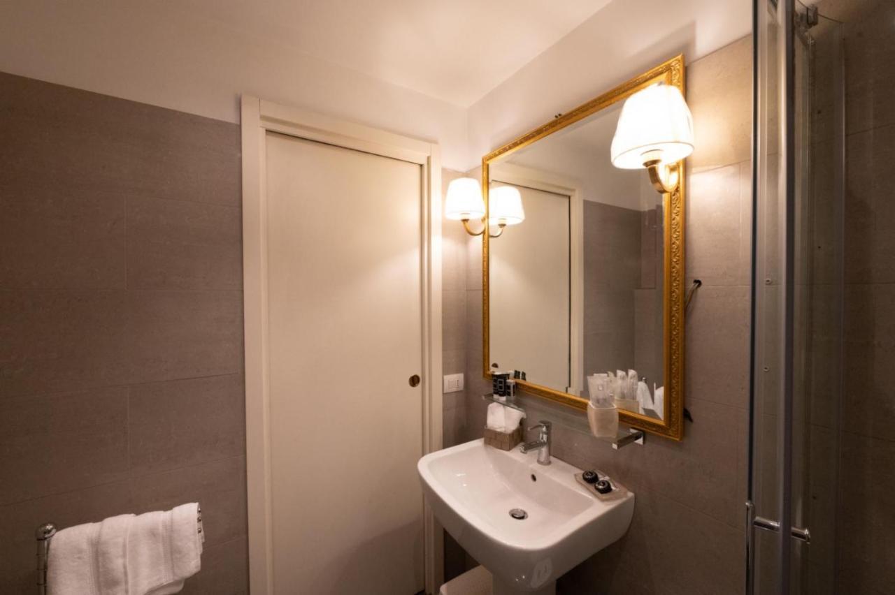 Double Room,1371554399:JPEG