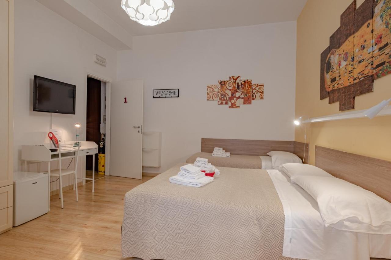 Quadruple Room with Private Bathroom,1373937902:JPEG