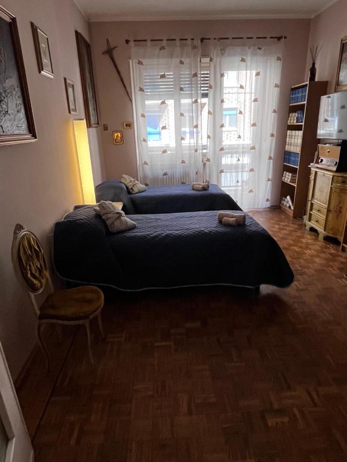Double Room with Shared Bathroom,1374185015:JPEG