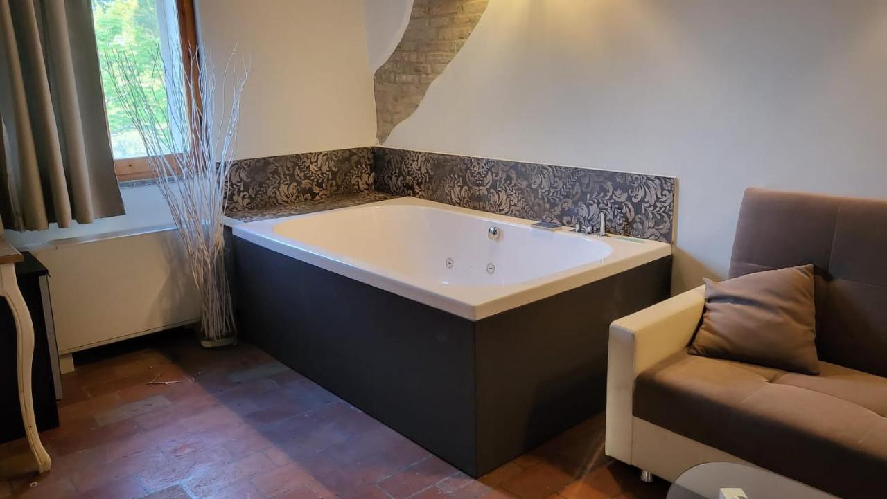 Superior King Suite,1374830138:JPEG