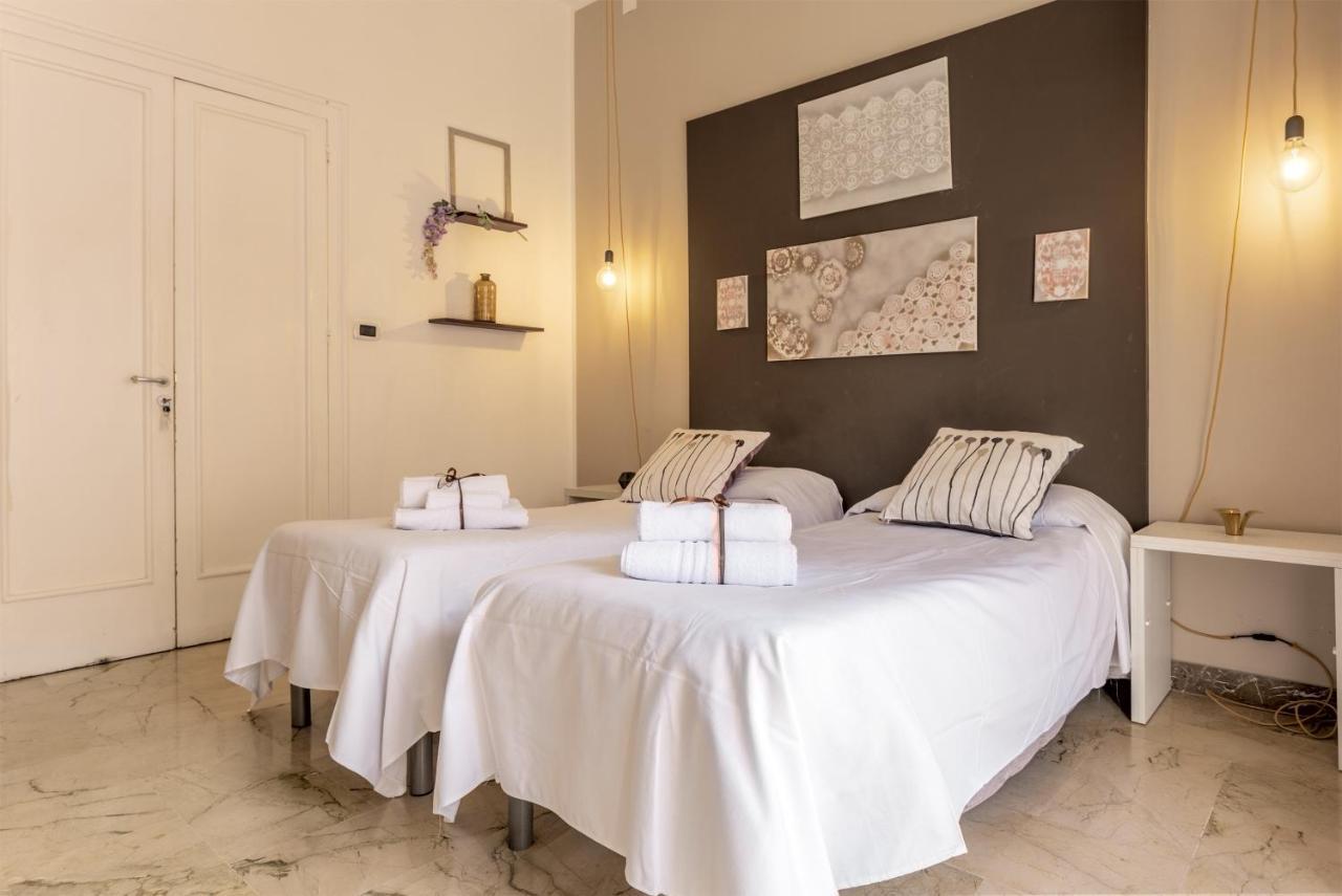 Double Room with Balcony,1377145910:JPEG