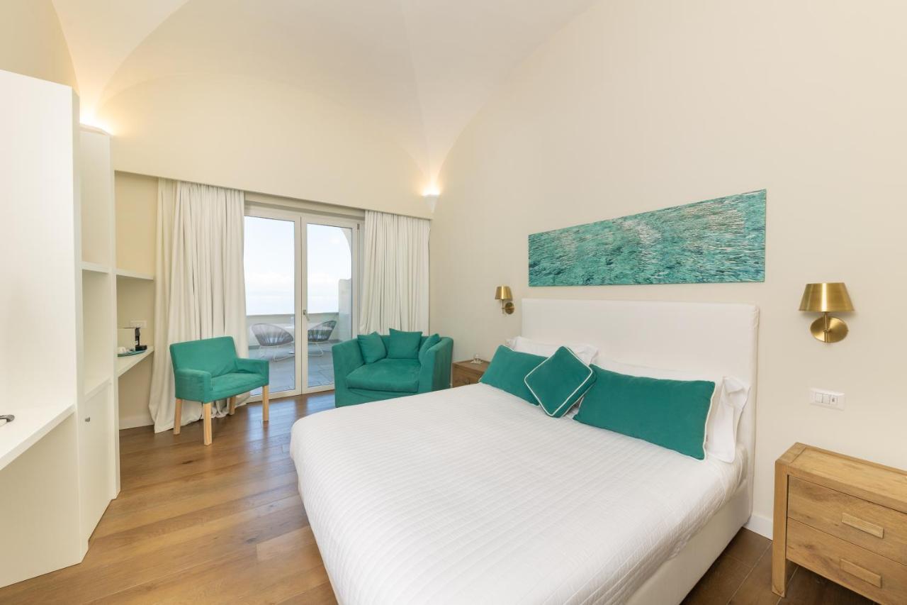 Deluxe Double Room Balcony Sea View,1395025076:JPEG