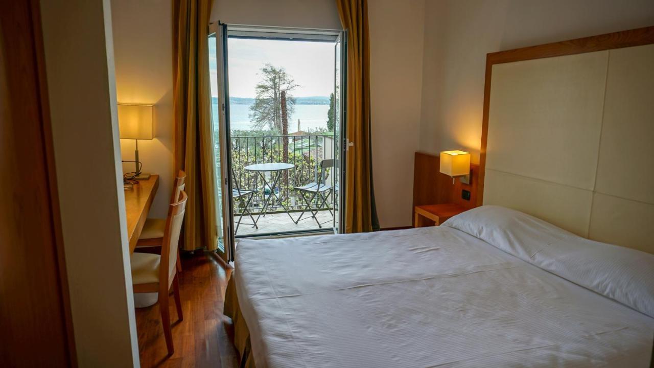 Comfort Double or Twin Room with Balcony and Partial Lake View,1413466751:JPEG