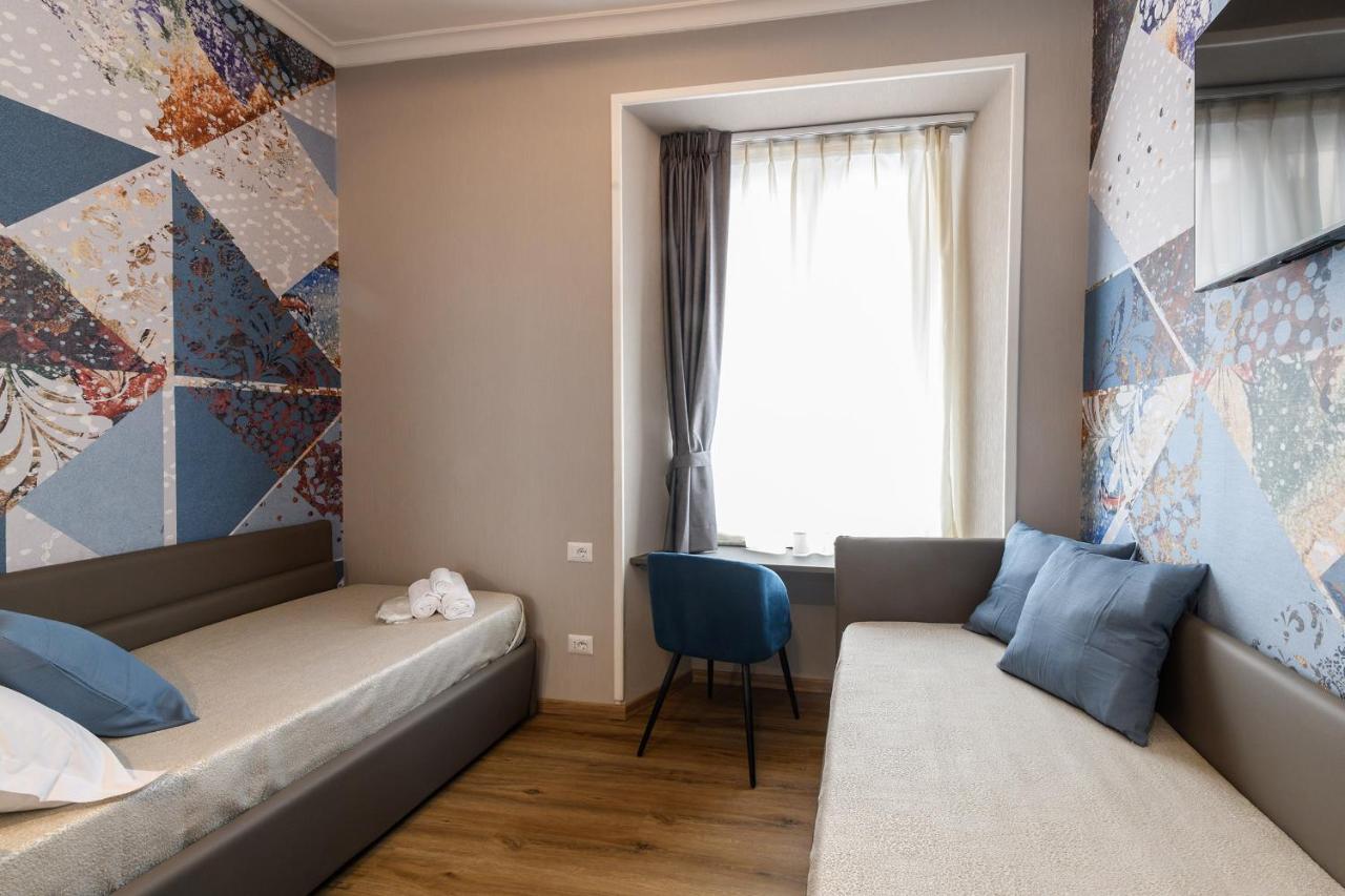 Single Room,1400214806:JPEG