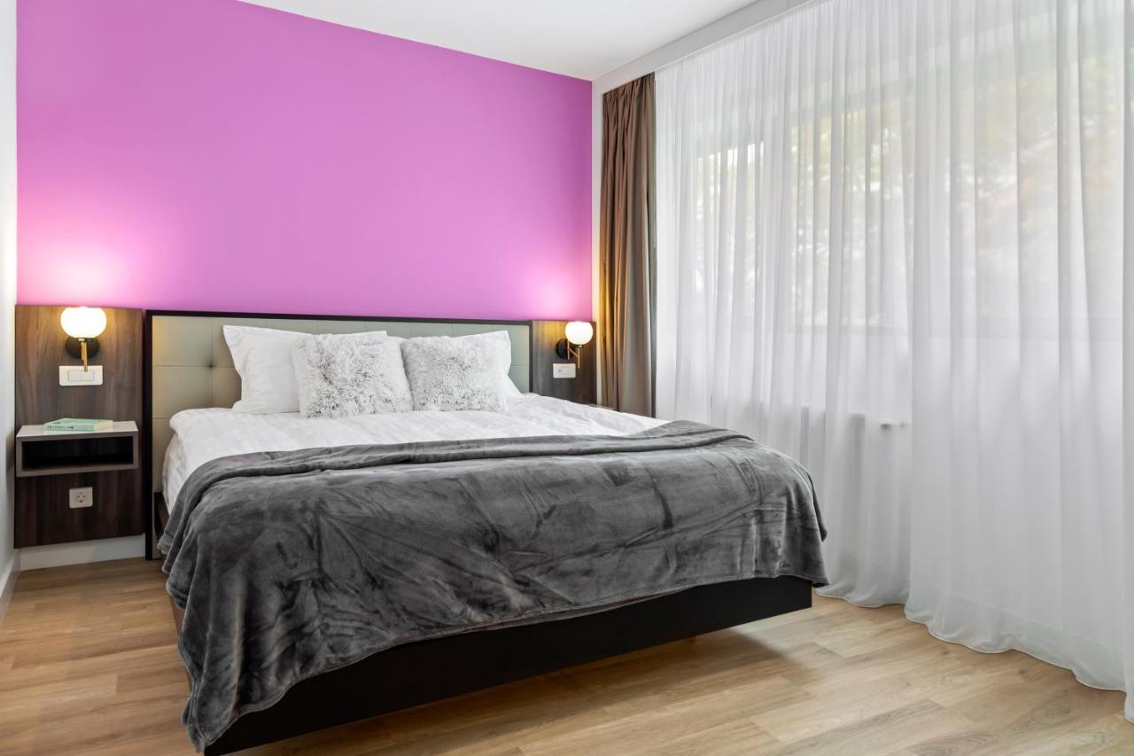 Deluxe King Suite