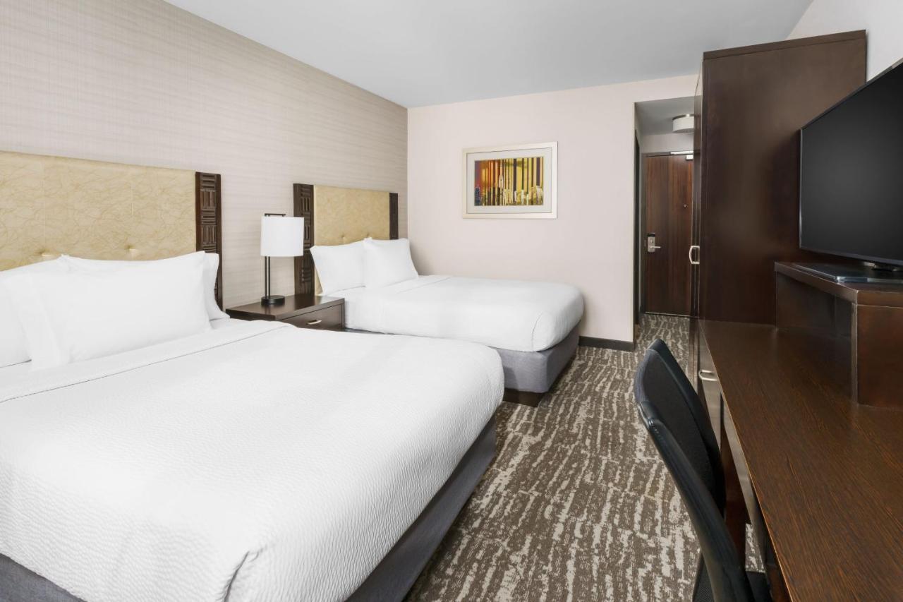Room with Two King Beds, City View, Roll-In Shower and Transfer Shower - Mobility Access/Hearing Accessible