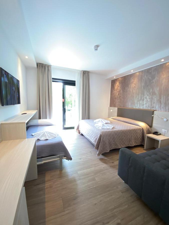 Superior Triple Room with Terrace,1397666741:JPEG