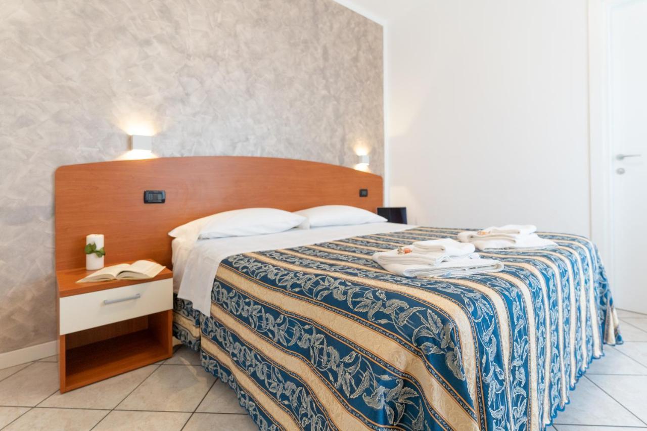 One-Bedroom Apartment (4 Adults),1416692091:JPEG