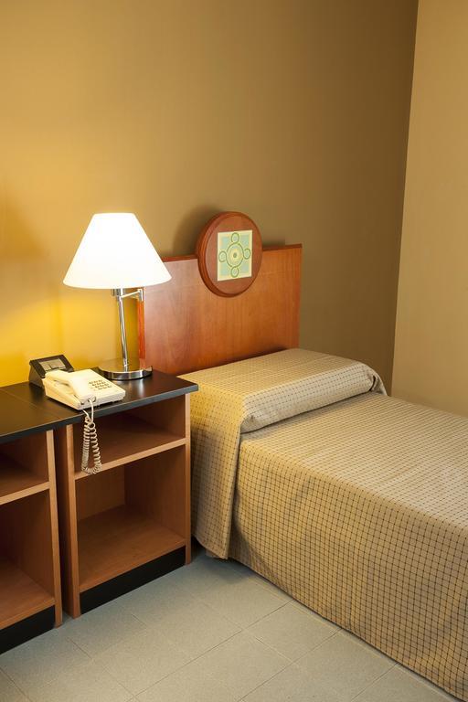 Single Room,1588038478:JPEG