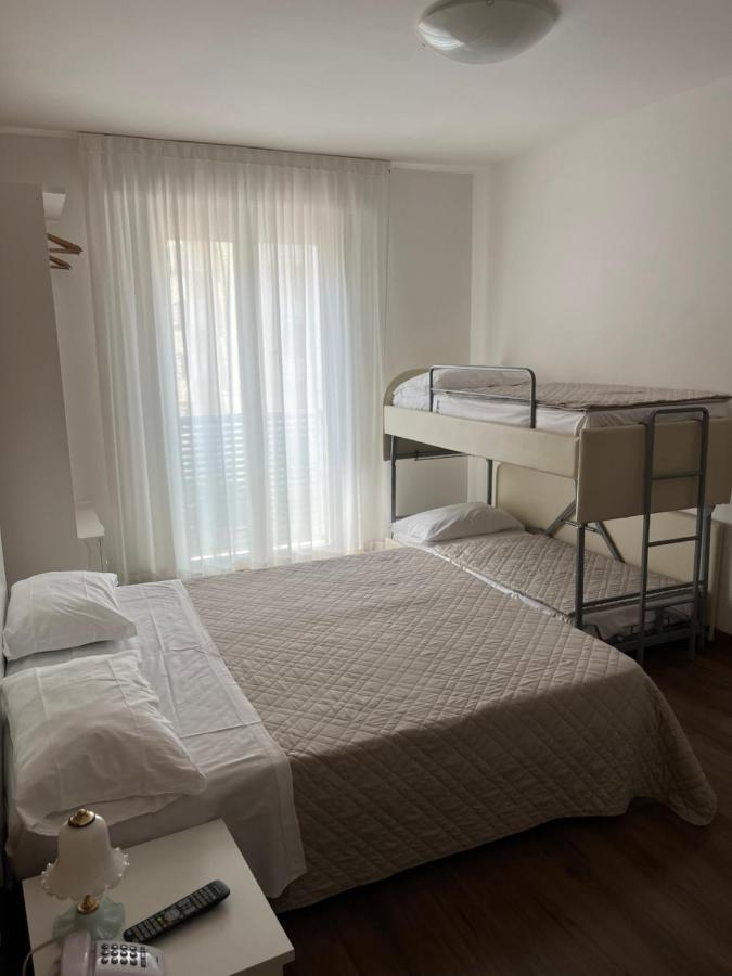 Quadruple Room,1420486374:JPEG
