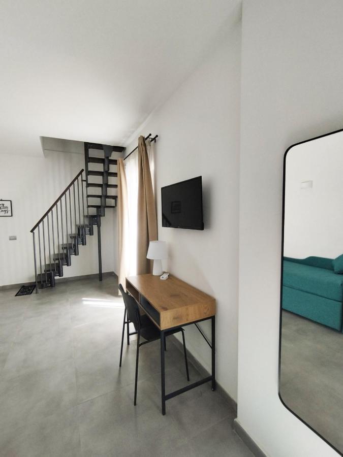 Family Room,1417321635:JPEG