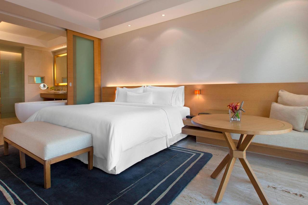 Executive King Suite with Lounge Access with 15% discount on Spa