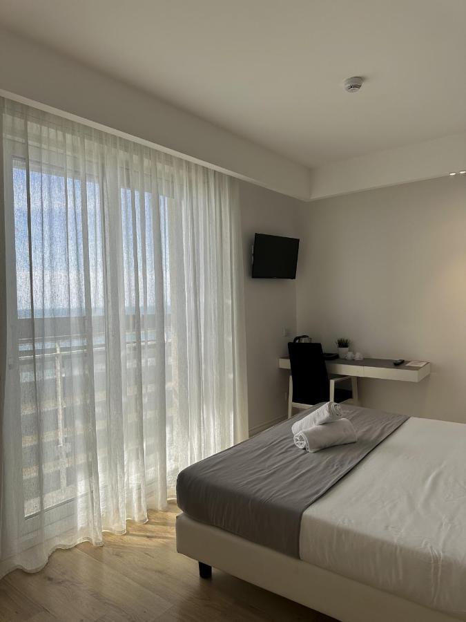 Double Room with Partial Sea View,135933525:JPEG