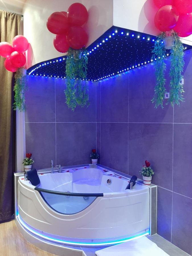 Suite with Spa Bath,1421895852:JPEG
