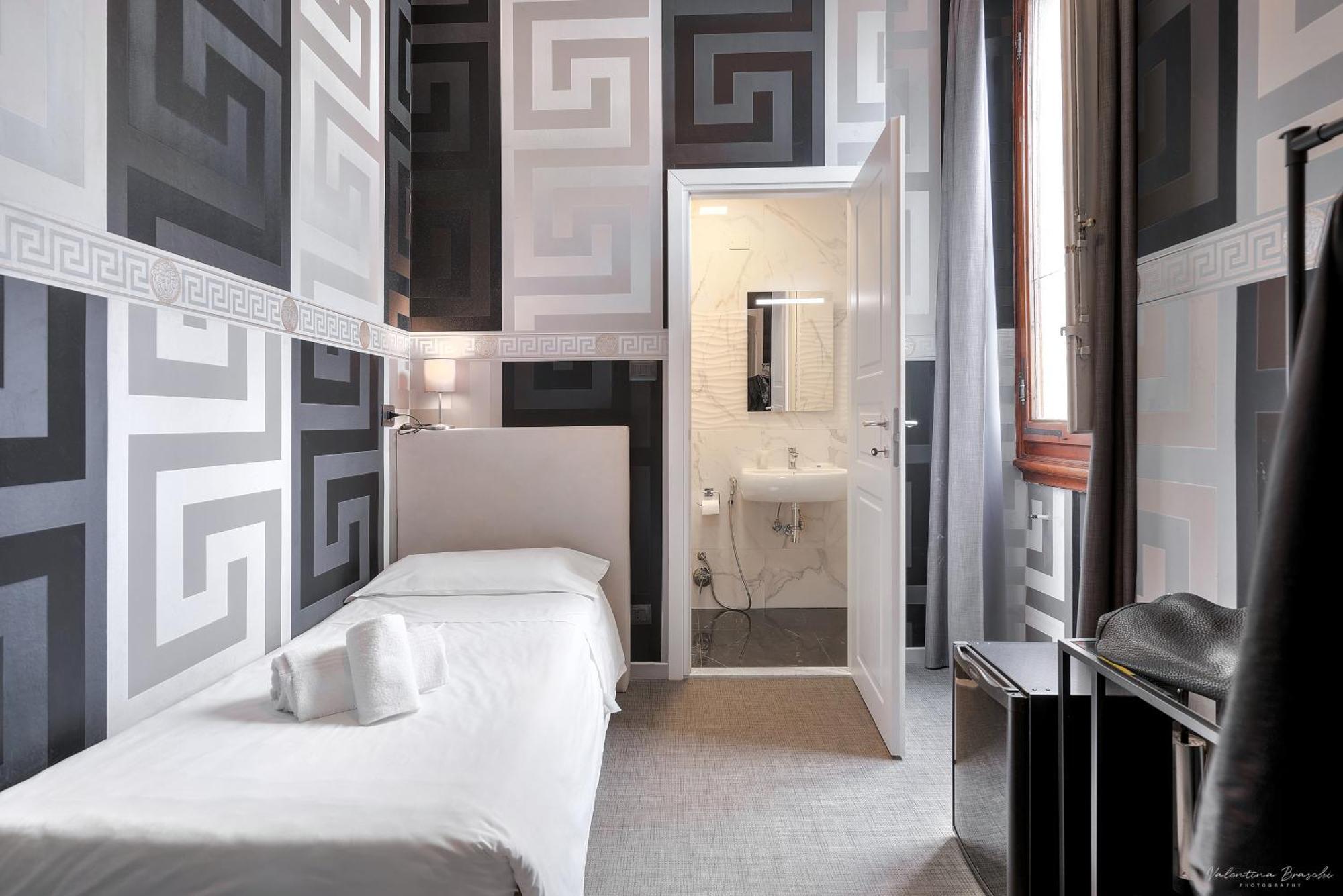 Single Room,1433431105:JPEG