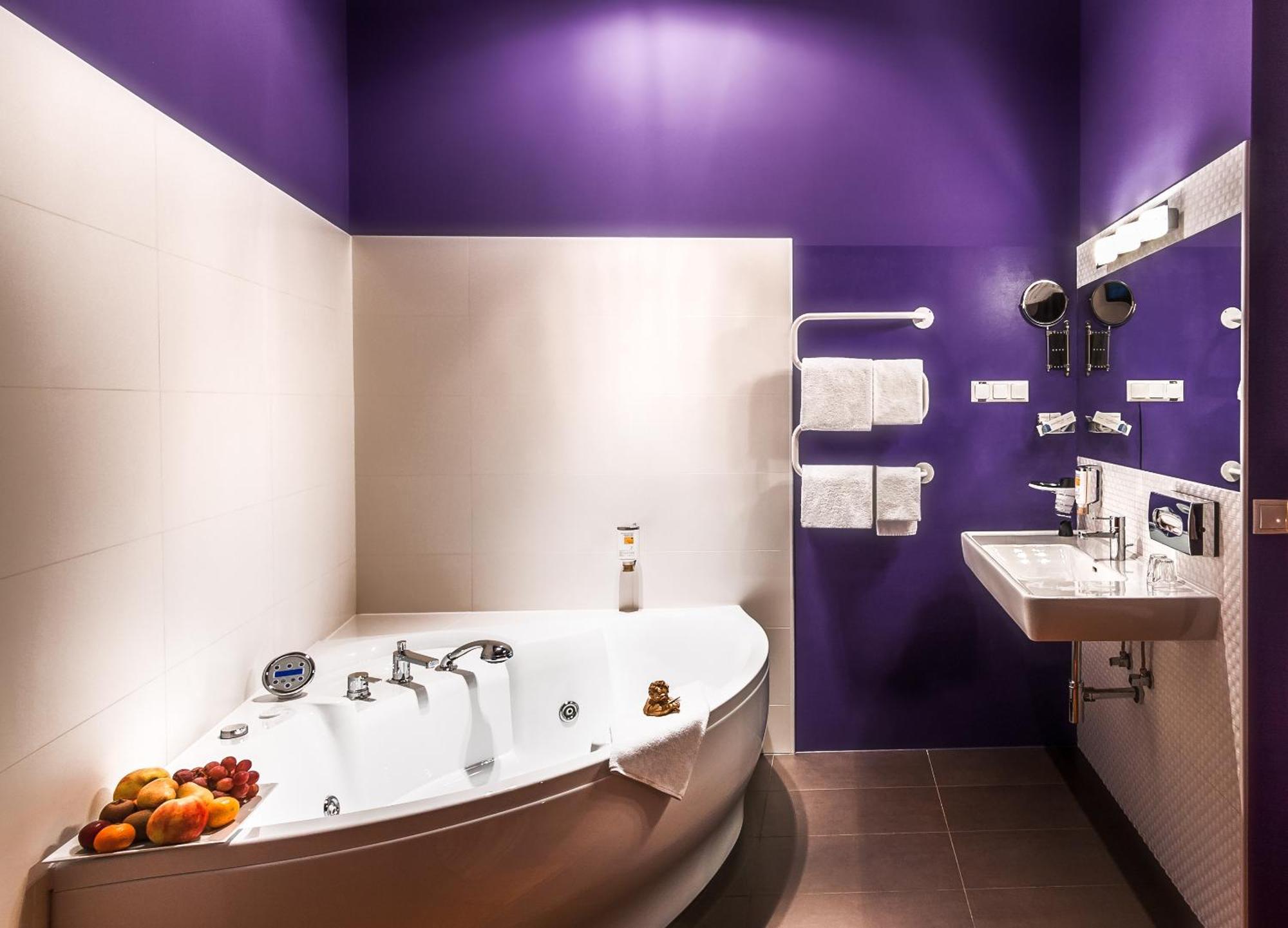 Double Room with Spa Bath,1756392197:JPEG