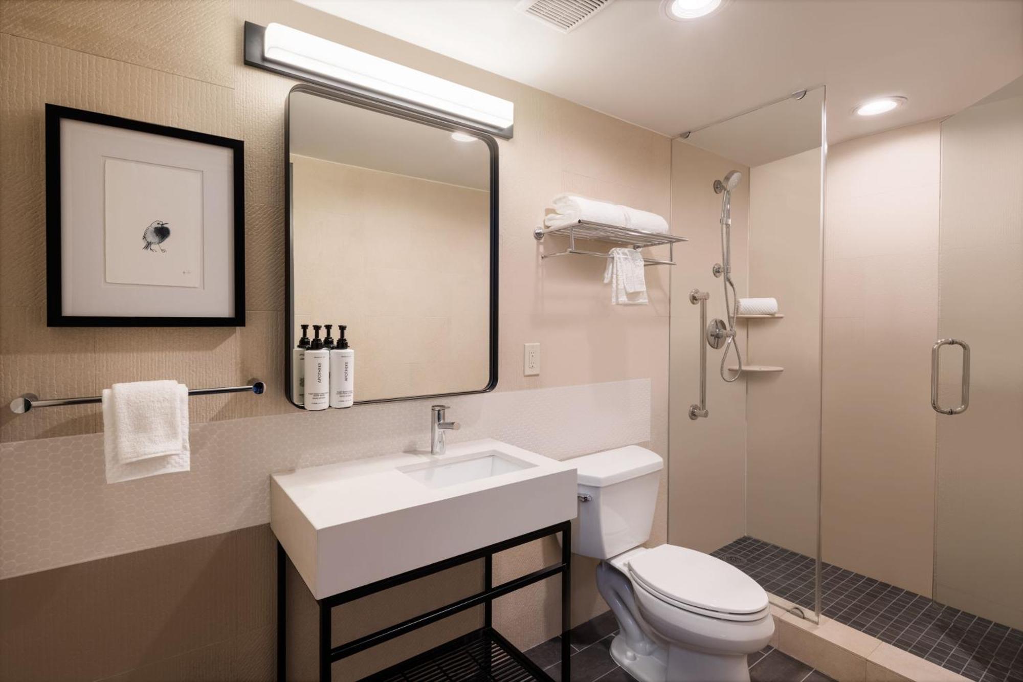 Full Bed Premium Room City View